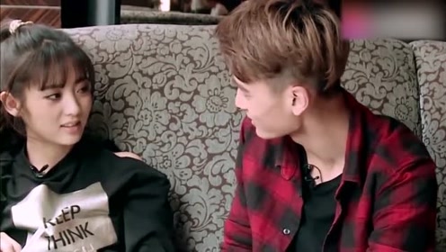 高旻睿教邢菲学英语,感觉像是在"相亲",偶像剧都是这么演的!