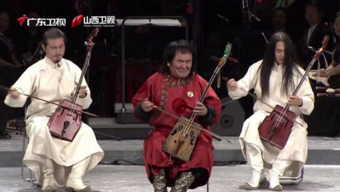 世界马头琴大师齐·宝力高与神骏乐团共同演奏《万马奔腾》！