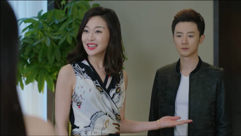 谍海追踪:富婆老姐拽着弟弟就走,傻小子都懵了,不料是要给他介绍