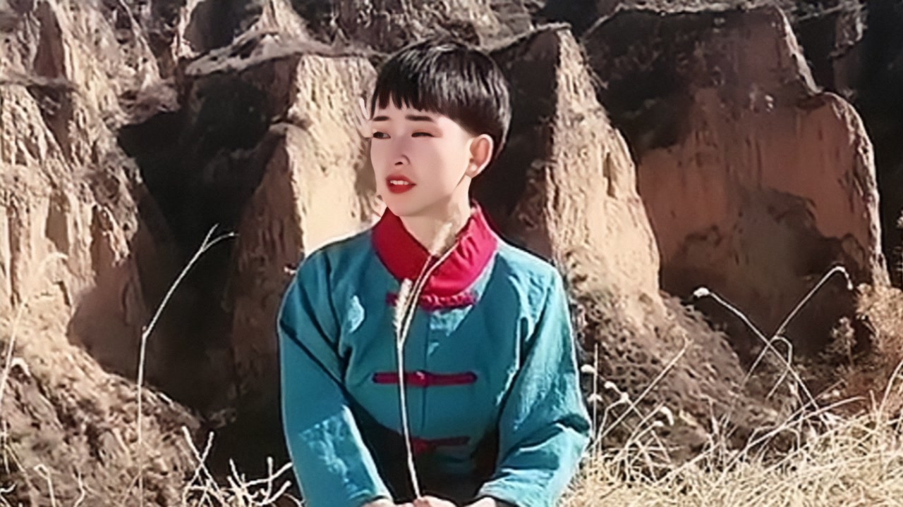 马美如《泪蛋蛋掉在酒杯杯里》歌声清澈悠扬,天籁之音,超越原唱野强强