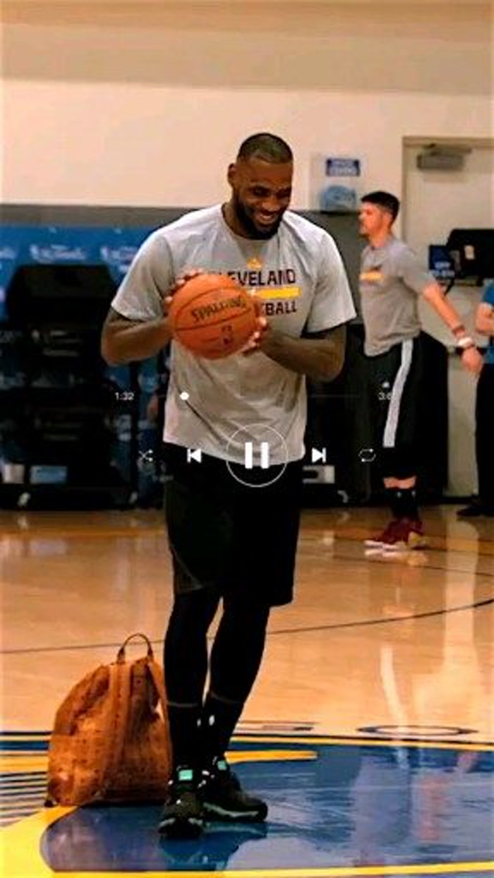 高清唯美慢动作欣赏詹姆斯中圈标准姿势投篮 .