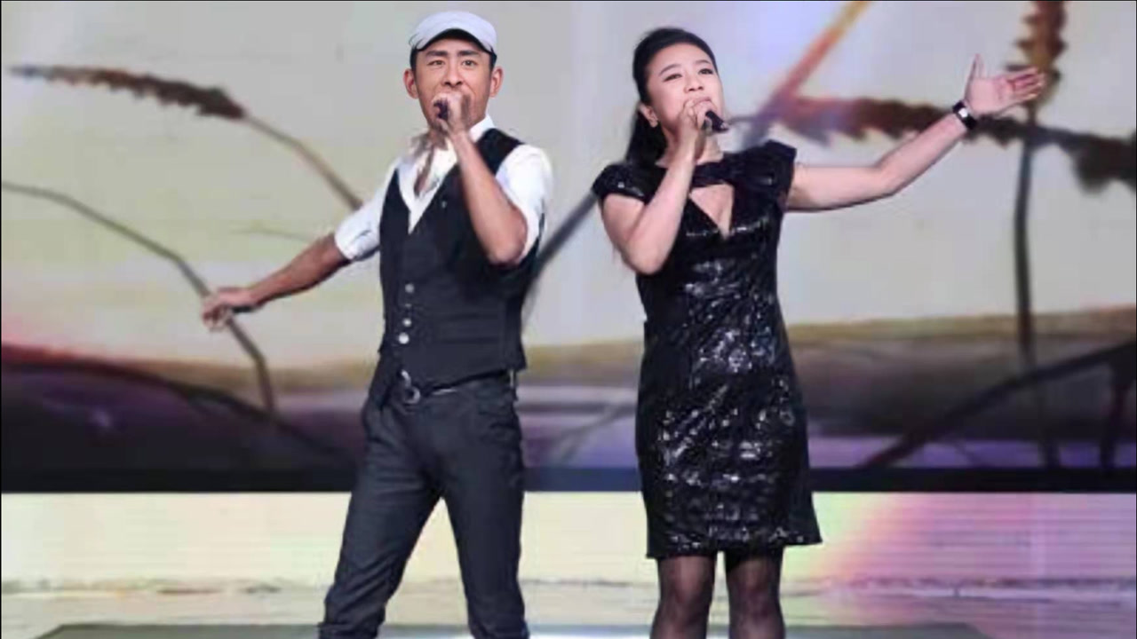 阿宝夫妻同台演唱,两口子都唱得这么好听,真是才子配佳人