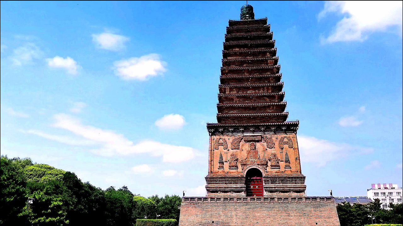 辽宁朝阳有三座千年古塔,南北两塔相互遥望,东塔在哪里?去看看