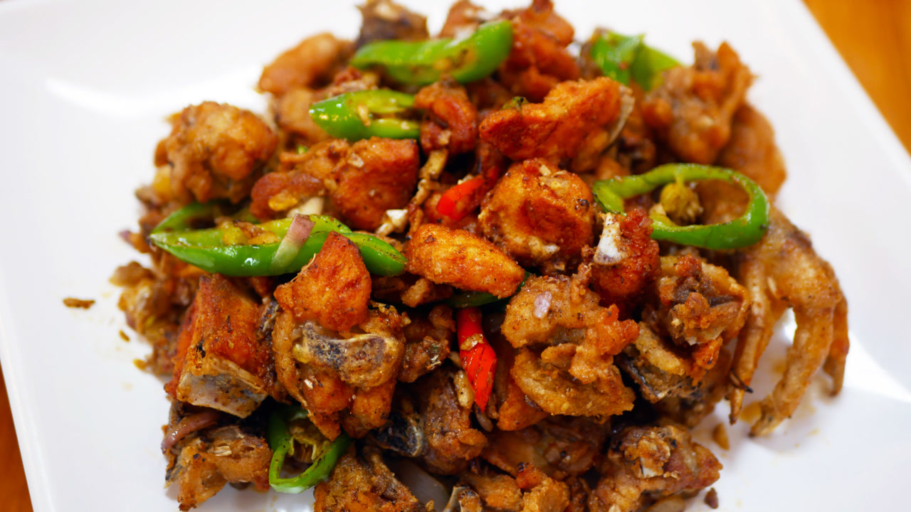 分享椒盐鸡块的饭店做法,这样做真香,外酥里嫩又上火!