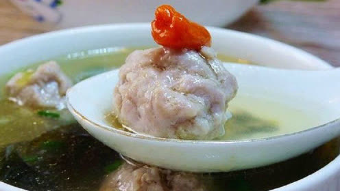 氽出鲜嫩无比的鸡肉丸子,简单零失败!