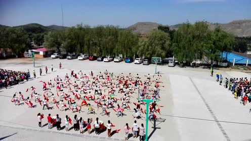 石人沟小学校园腰鼓