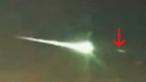 UFO击碎了陨石，保护了人类！