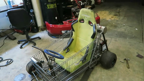 国外牛人把购物车改装成迷你卡丁车,开起来才知道有多好玩