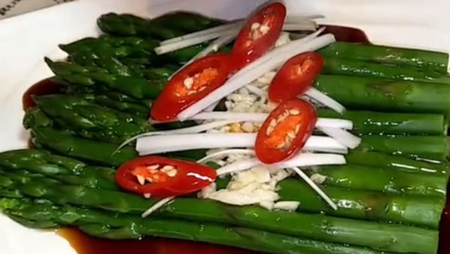 简单好做的清口素菜,白灼笋尖,清清爽爽,原汁原味