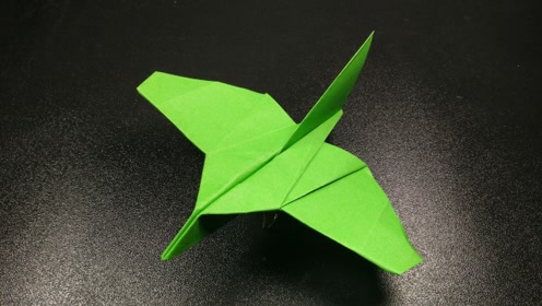 造型独特的燕子纸飞机,飞行能力很强,飞得很远