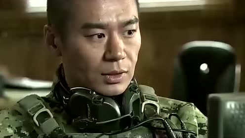 我是特种兵:雷战查看曲比阿卓的资料,二人的表情太有意思了