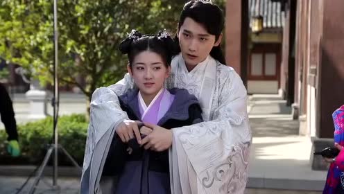 《双世宠妃2》独家花絮幕后也这么甜!邢昭林帮梁洁遮阳,暖手,整理头帘