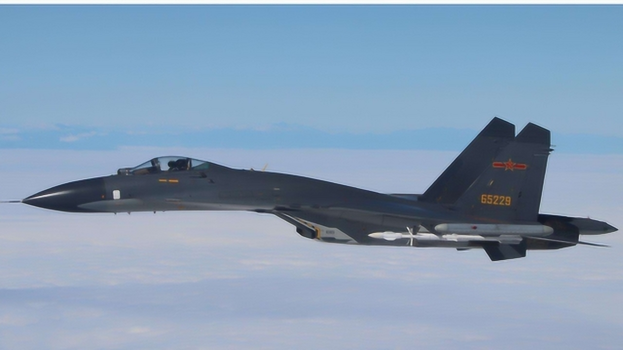 歼11再次获得空战比赛冠军,成飞神话破灭?重型战机优势明显