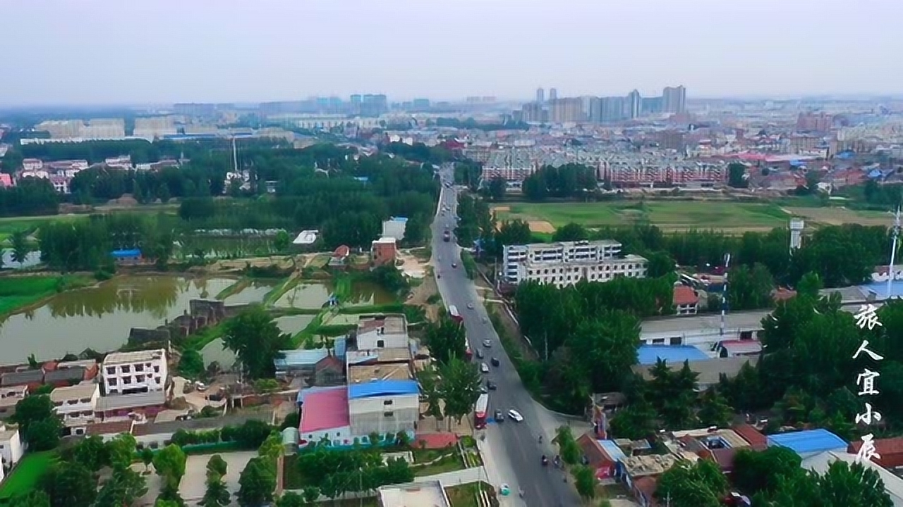 航拍西华女娲大道,南北走向穿过西华县城,每天车流量都很大