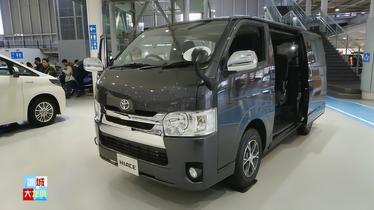 热门新车,实拍2020款丰田海狮mpv,外观内饰全展示,重点是价格
