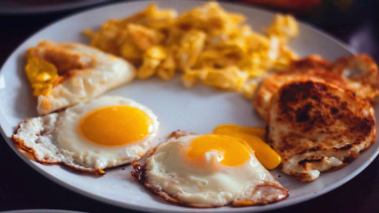 早餐吃鸡蛋,很多人一开始就错了,尤其是老年人,立马抓紧时间提醒家人