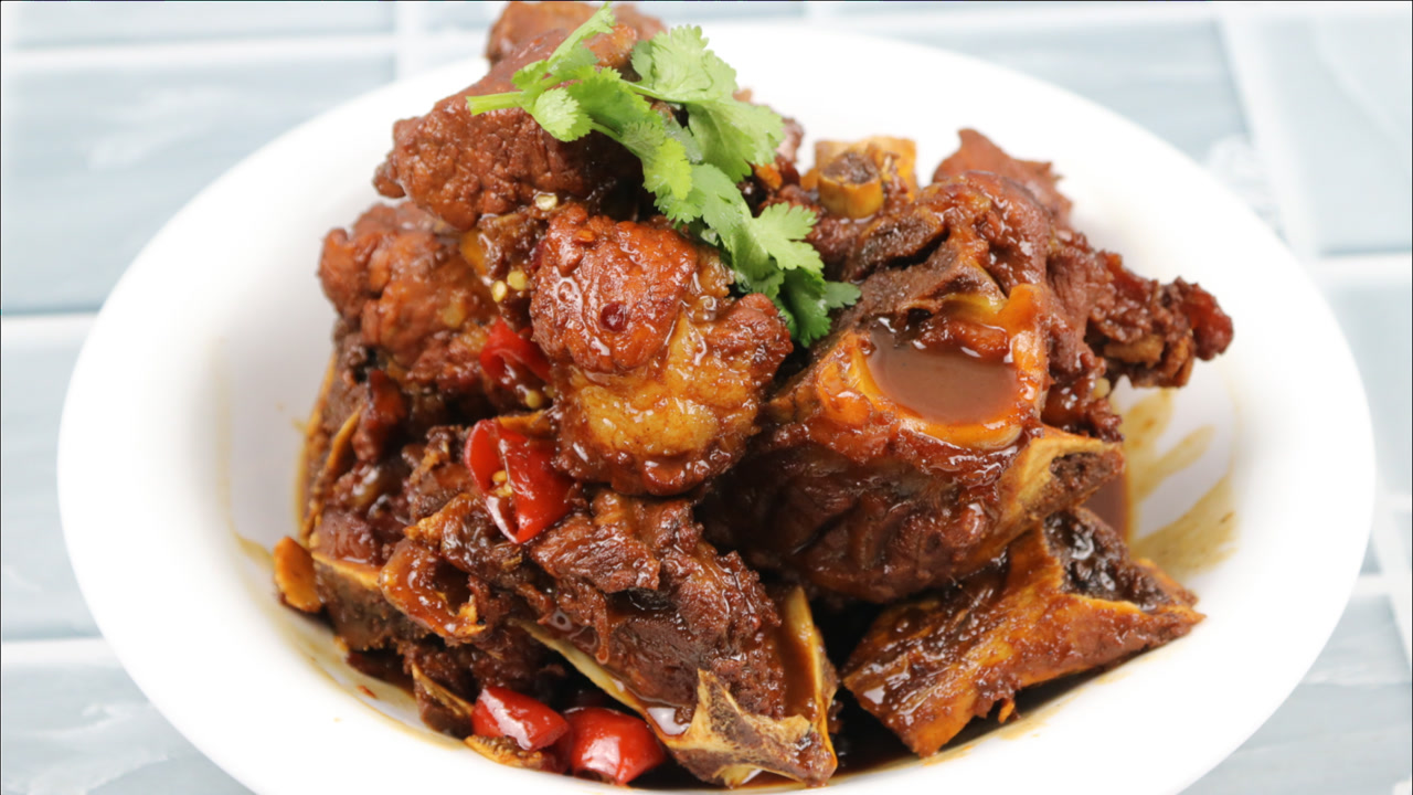 厨师长秘制酱骨头配方,30多年大厨最拿手的菜,年夜饭上来一盘,够硬够