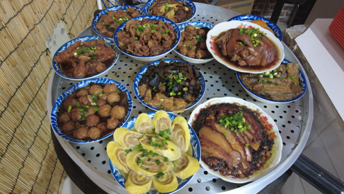 山东济南最火的大碗菜10元一碗,花卷馒头随便吃管够,日卖1000多碗