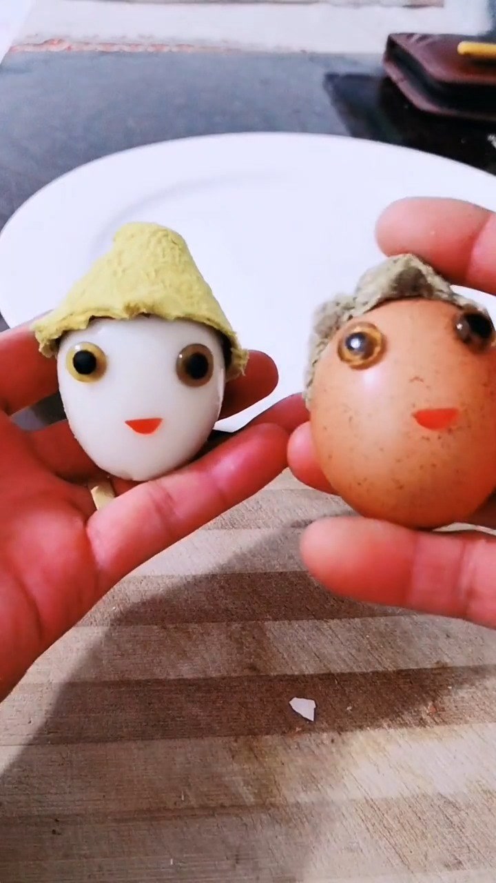 潮叔创意,将鸡蛋雕刻成可爱小人,太厉害了!#手艺人