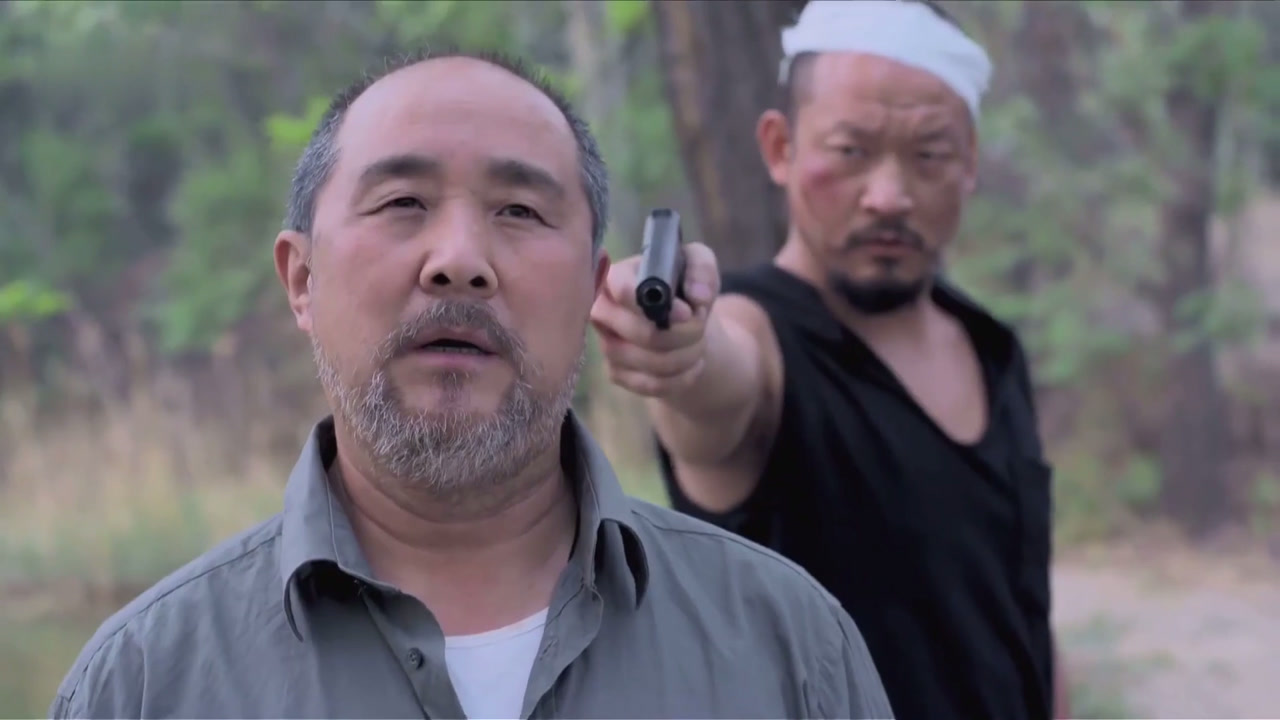 各个击破:杀人犯心狠手辣,结果被农村老头治得服服帖帖,厉害了