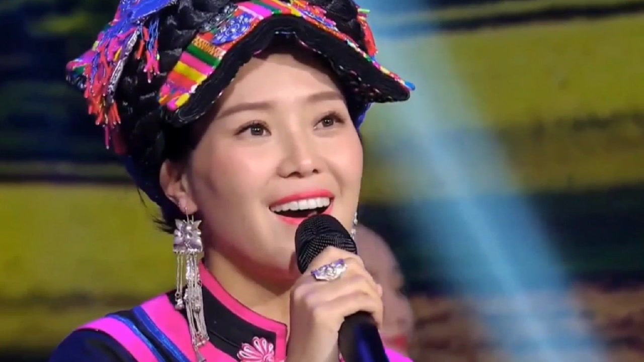 云朵一首思念听思念泪满面思念双亲泪涟涟