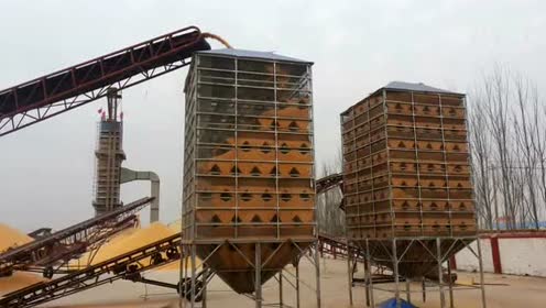 简 介:高手在民间,牛人发明晒粮神器,5吨粮食3分钟晾完上传者:蝌蚪