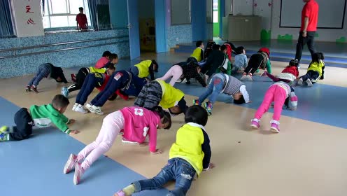 昆明市西山月光宝盒幼儿园非常有特色的体智能课