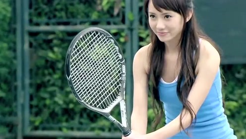 《爱情公寓》胡一菲和诺澜打网球,结果打着打着变成打架了!