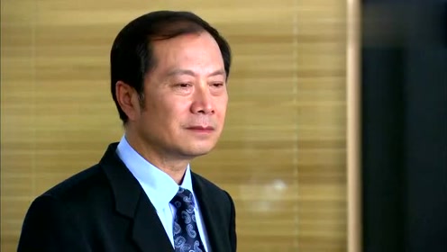 《恋恋不忘》向峻去看生病的父亲,吴桐安慰向峻