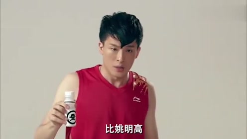 吕子乔风衣_吕子乔酒红色风衣(2)