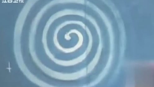 天空出现螺旋状运动的ufo 数百万人都见过九年来也没解开谜底 外星人ufo真相