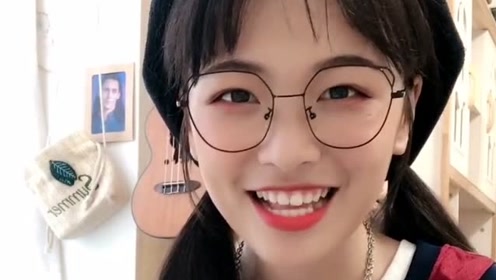 陈逗逗唱《九妹》表情俏皮,歌声独特好听