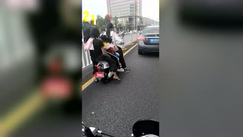 摩托超载 腾讯视频
