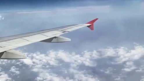飞机上无意中看到这样的画面！吓坏乘客！那是UFO吗！
