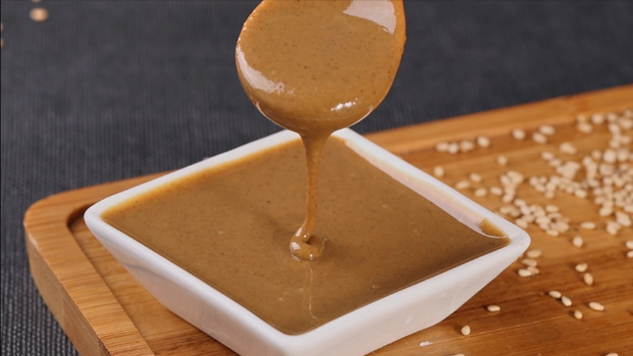 自制芝麻酱原来这么简单,8块钱芝麻能做一大罐,无添加更健康