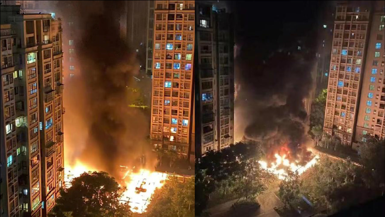 小区车棚发生火灾,上百辆电动车被烧毁,现场火光冲天爆炸频频