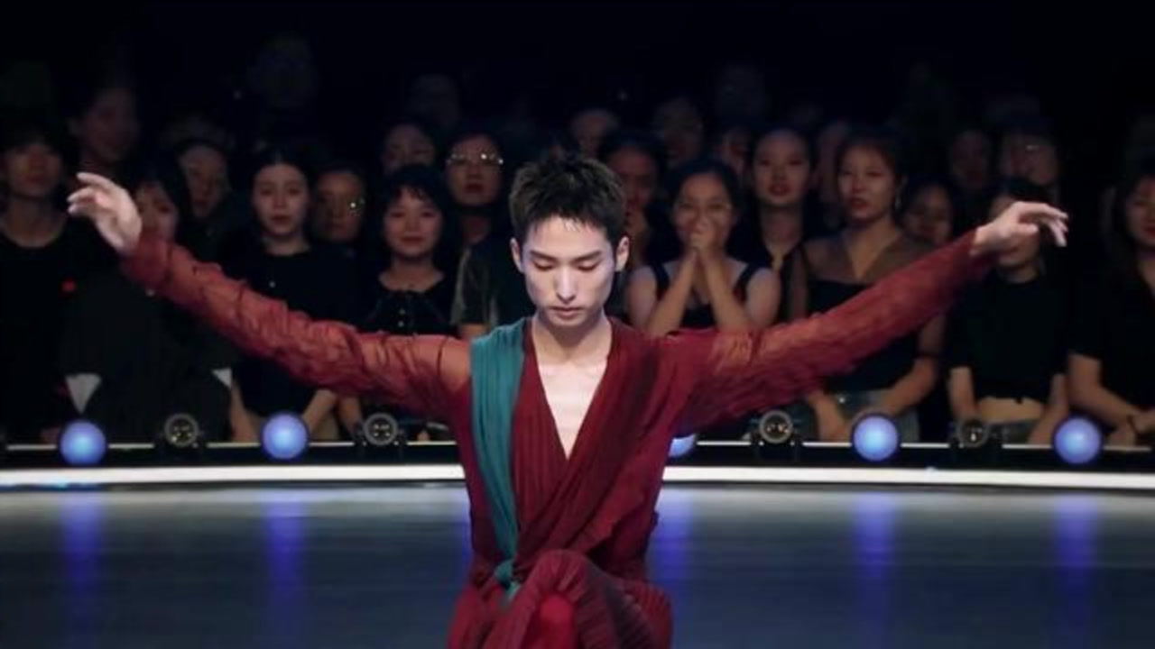 李响不愧是"全能舞者",为舞台而生!招牌动作一出全场欢呼!