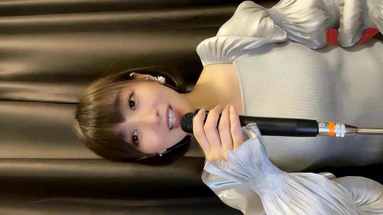 梁红演唱歌曲《爱江山更爱美人》,人生短短几个秋啊,不醉不罢休