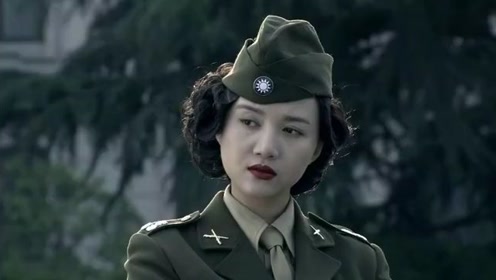 国民党司令不肯交出黄金,女特派员带兵包围司令府,立马人就怂了