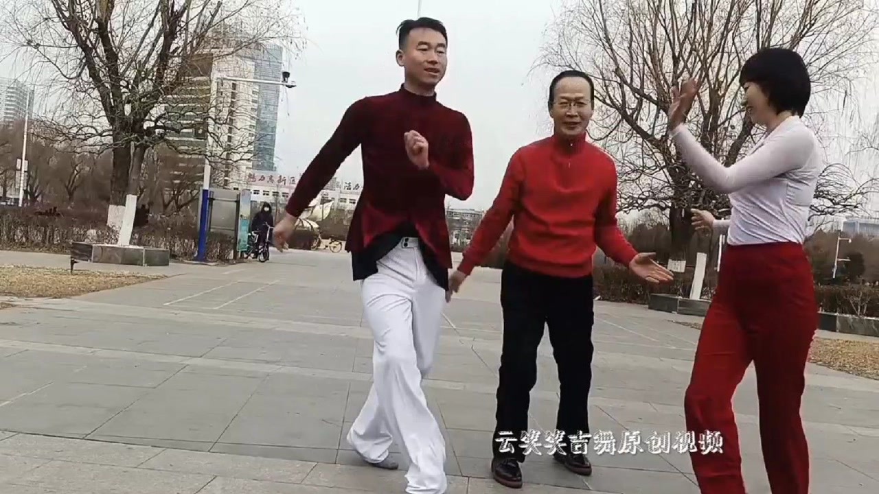 精彩三人吉特巴舞,70岁大叔和滨芳兄妹在一起,一样的活力四射!