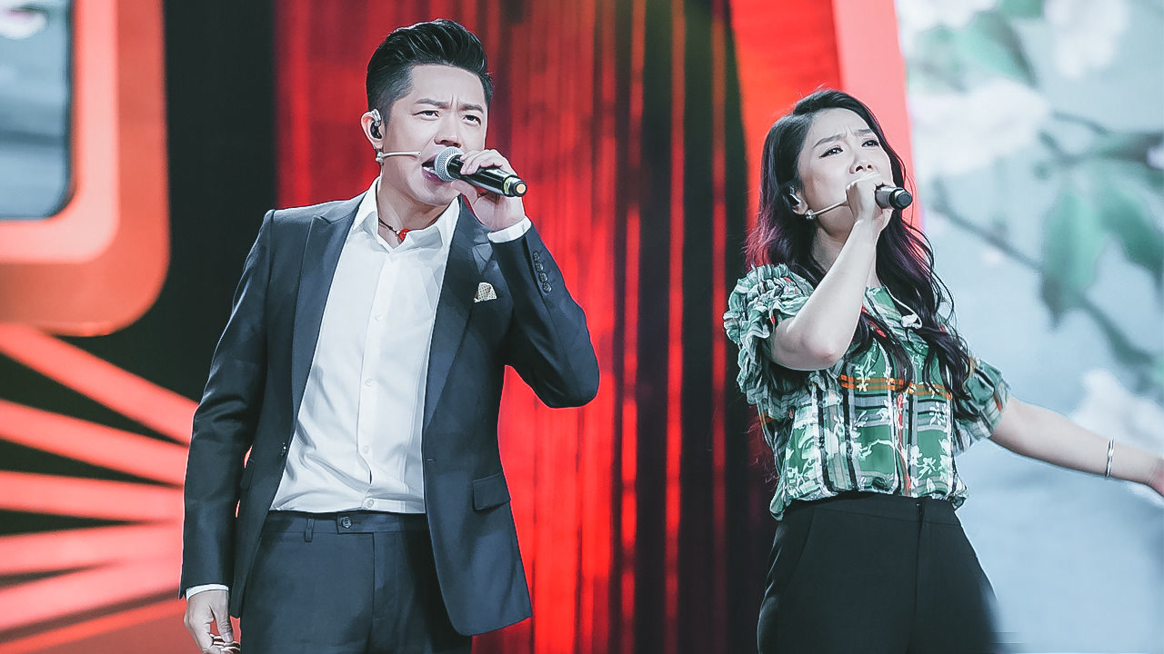 凤凰传奇万万没想到,大佬们集体翻唱他们的歌,这场面谁顶得住!