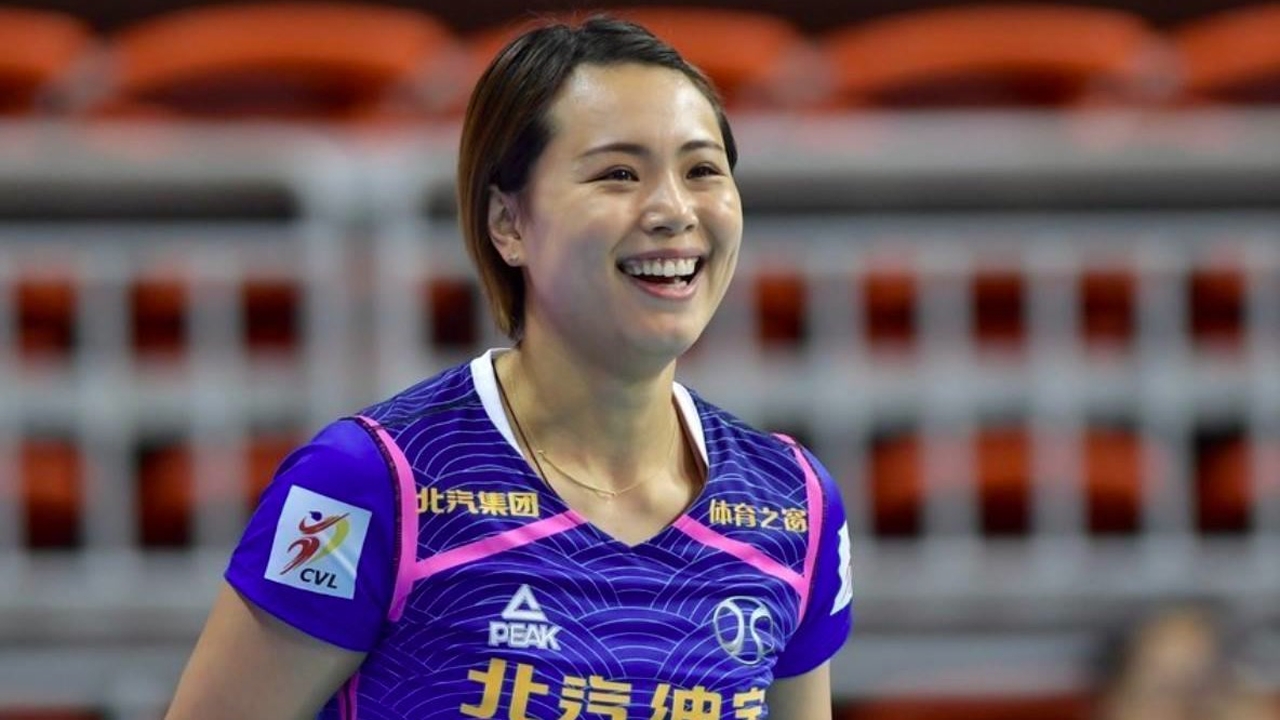 中国女排对意大利 曾春蕾扣下最后一球郎平握拳庆祝