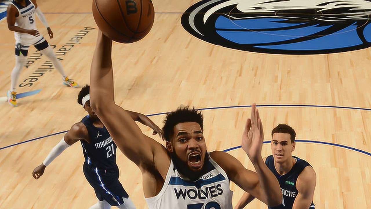 【原声】22日NBA十佳球 沃克头顶连线罗宾逊空接扣篮 尤尔特塞文空接隔扣小萨