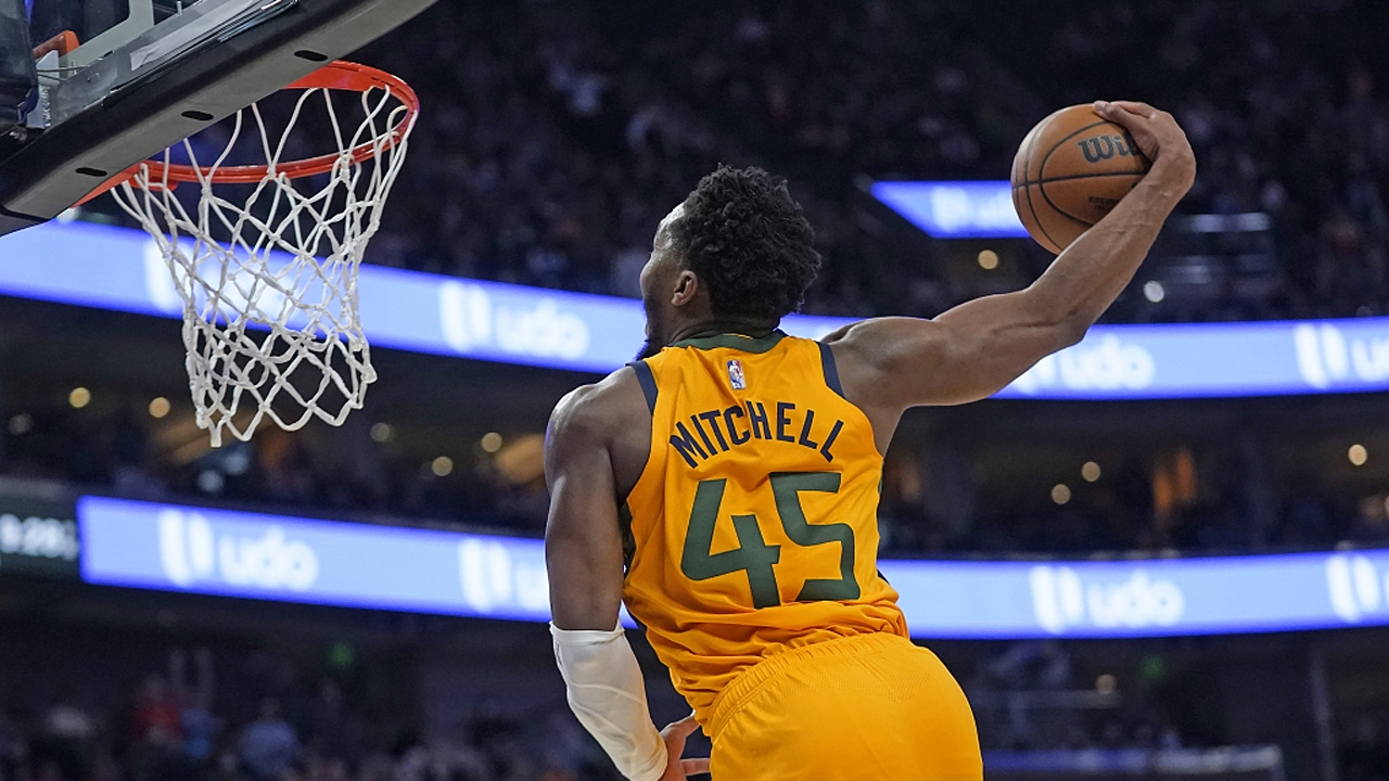 【原声】8日NBA十佳球 米切尔大风车暴扣库明加天外飞仙砸筐补扣