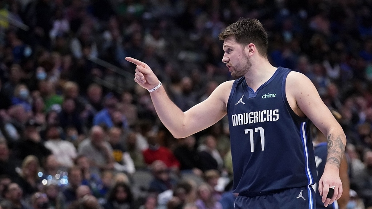 NBA第15周十大最佳镜头 东契奇漂移压哨肯纳德3+1绝杀缔造传奇