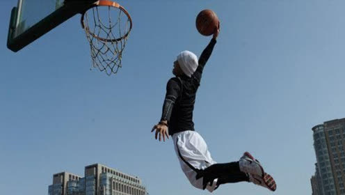 野球场极致扣篮合辑!一次看过瘾