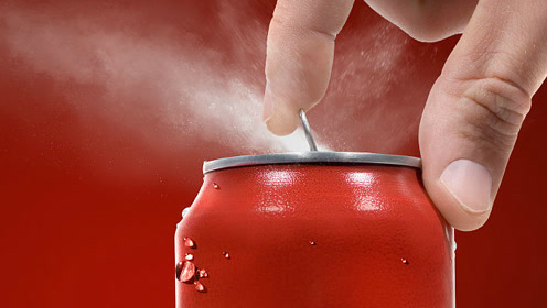 可乐无论怎么摇,开瓶盖都不会被喷水,赶紧学会去炫耀!