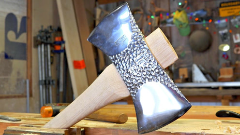 老外淘到钻石级斧头,小心翼翼做个把手,成品让所有木工都想要!