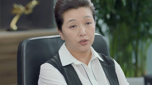 《好久不见》贺言让花朵朵给母亲打个招呼,朵朵激动的说成太后好!