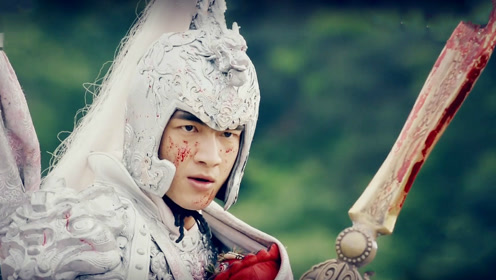 百鸟朝凤枪出神入化,连斩五员大将,气得曹操坐立不安